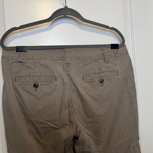 Size 12 Women's Khaki Capri - Picture 7 of 8
